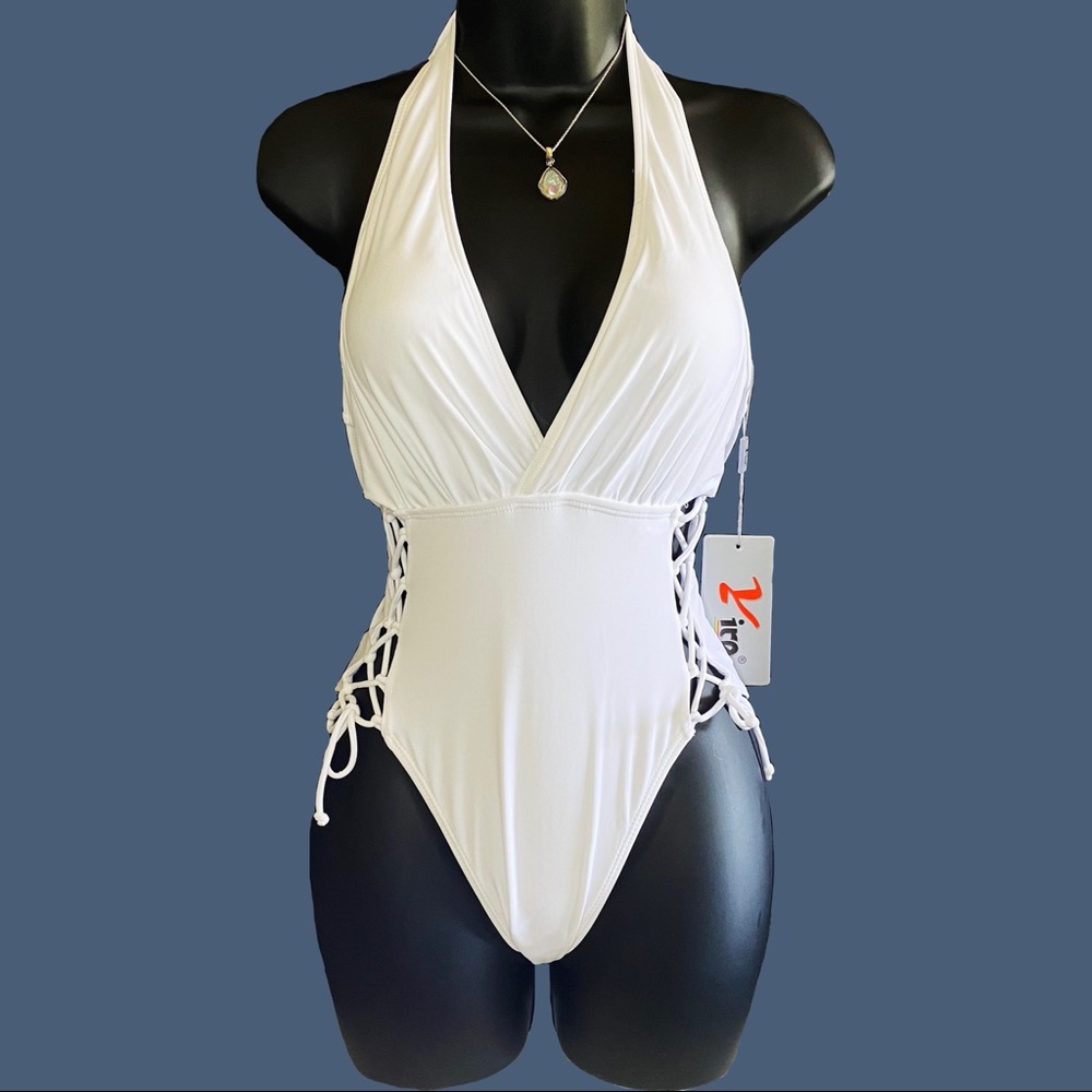 BRAND NEW FASHION NOVA ONE PEICE SWIMSUIT